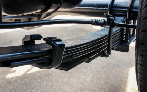 Comprendre les lames de ressorts : Un guide essentiel pour les poids lourds